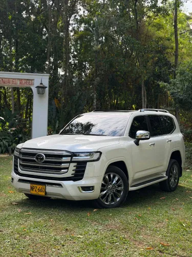 TOYOTA LAND CRUISER LC300 ZX DIÉSEL
