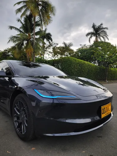 Tesla Model 3 RWD Gris
