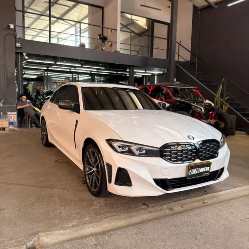 BMW 330i