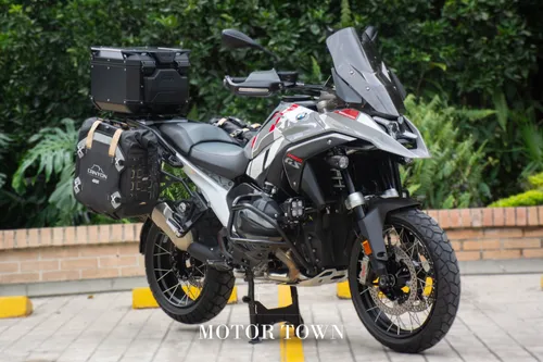 BMW R 1300 GS WHITE SUSPENSION ADAPTATIVA2024