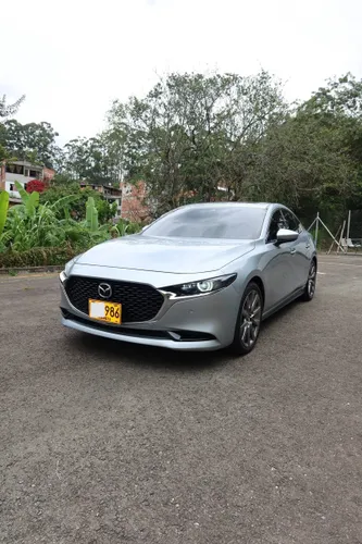 MAZDA 3 GRAND TOURING HÍBRIDO