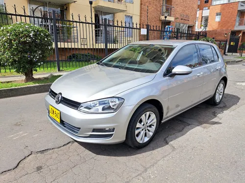 Volkswagen Golf Comfortline 1.4 TSI  2017
