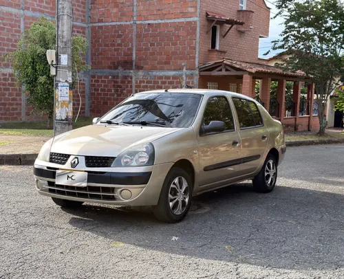 Renault symbol 2005