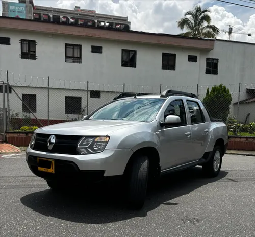 RENAULT DUSTER OROCH 2017 MT