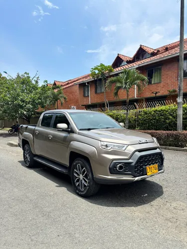JMC VIGUS plus 4X4 mecánica 2.4 litros Turbo Diésel 4WD