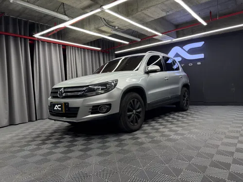 Volkswagen Tiguan 2.0 Sport  Style