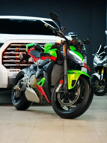 DUCATI STREETFIGHTER V4 2025