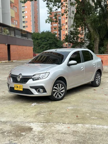 Renault Logan Zen 2022  Único Dueo  65.720 km  53 Millones