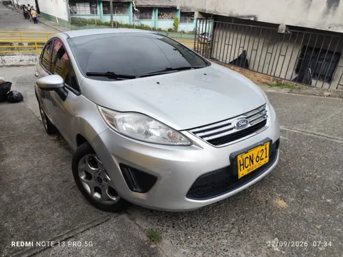 Ford fiesta sedan 2013