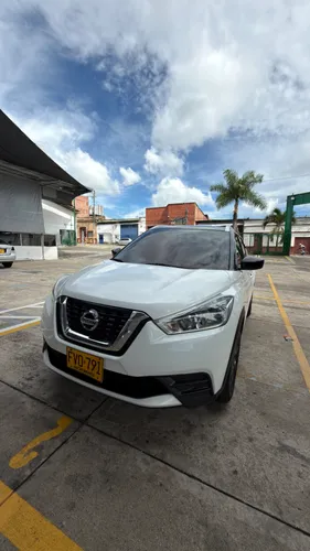 NISSAN KICKS 2020