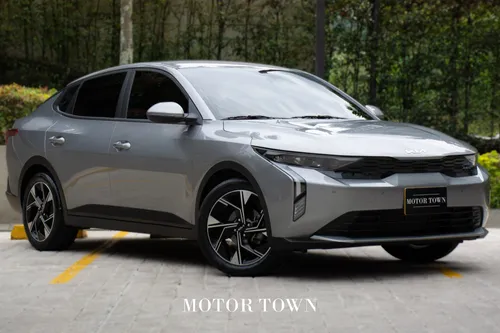 KIA K3 Zenith Sedán 2026
