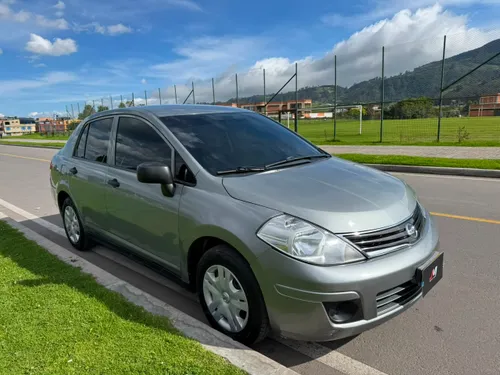 Nissan Tiida 2012