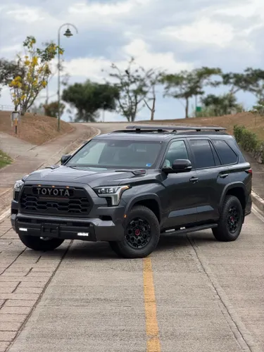 Toyota Sequioa TRD pro híbrida 2026