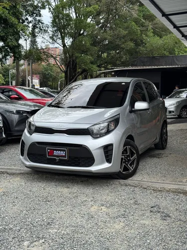 KIA PICANTO ZENITH 2023 MECANICO 1.250L PLATA 73.050 KMS