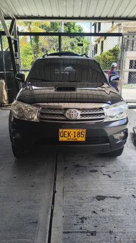 Toyota fortuner 2011