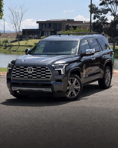 Toyota sequoia Edicion Capstone HIBRIDA iforce max  2026