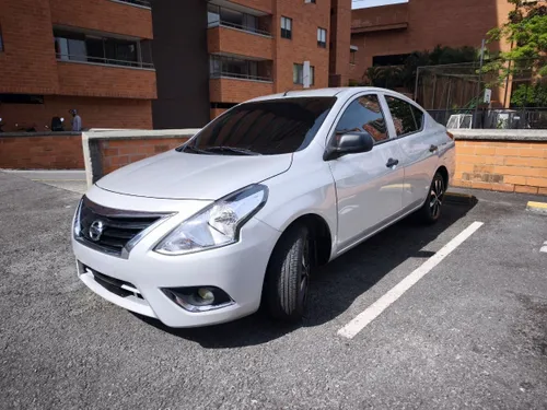 Nissan Versa V-Drive 2023