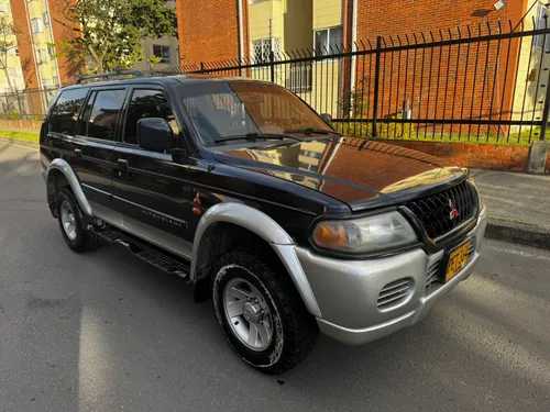 MITSUBISHI NATIVA 4x4 MECÁNICA