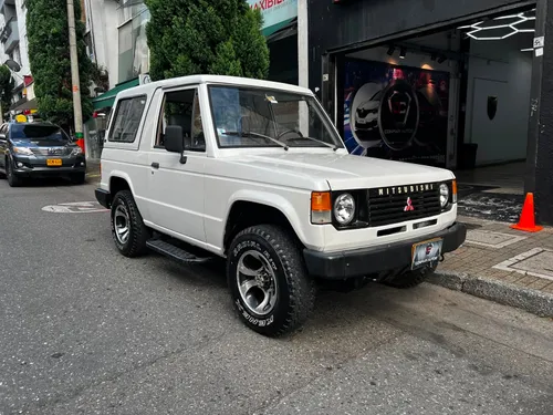 MITSUBISHI MONTERO 3 PUERTAS 2.CC GASOLINA 4X4 1986
