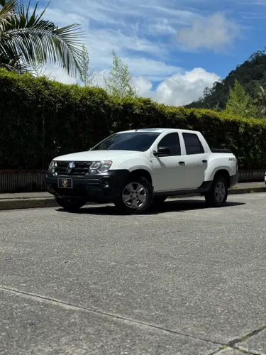 Renault oroch 2023 4x4