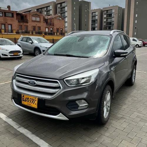 FORD ESCAPE SE 2019 AT