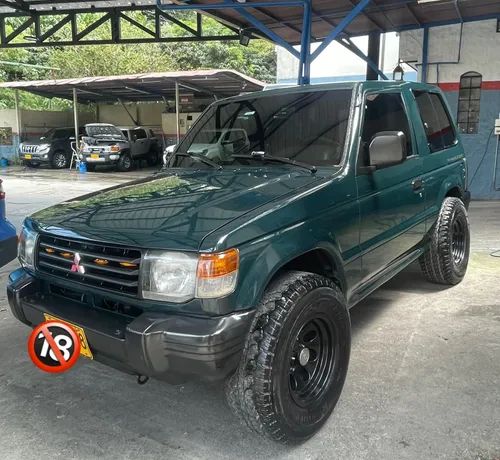 MITSUBISHI MONTERO V11  1998  4X4  MANUAL  CLÁSICO