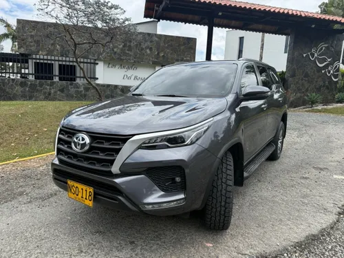 Toyota fortuner modelo 2024 motor 2.4 Diesel