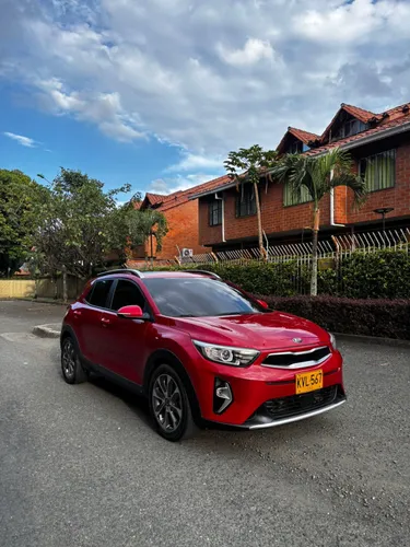 kia STONIC HIBRIDA 1.0 litros turbo Mecánica