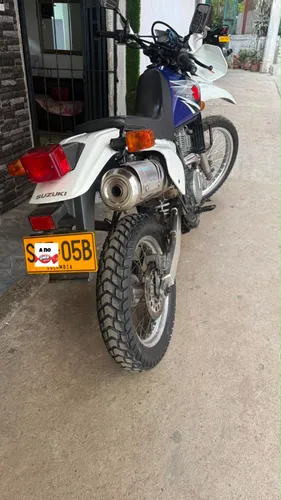 Suzuki DR650 modelo 2010