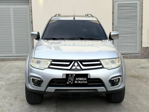 MITSUBISHI NATIVA 2015