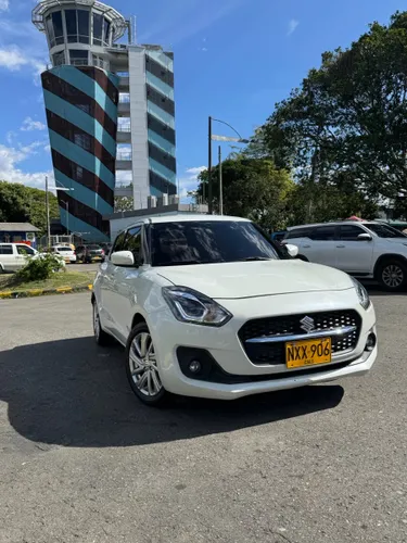 Suzuki Swift modelo 2024 como nuevo