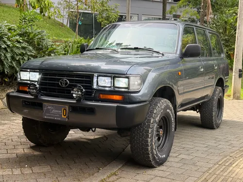 TOYOTA LAND CRUISER FZJ80 BURBUJA