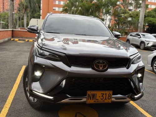 Toyota fortuner Srv 2.8 2024