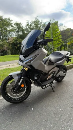 Honda x-adv 750 2025