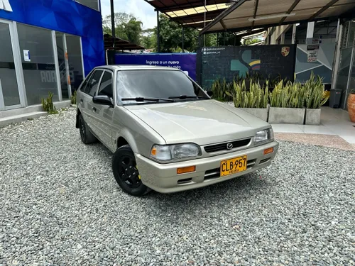 Mazda 323 HS