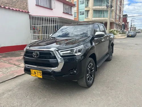TOTOYA HILUX 2.8 SRX TURBO DIÉSEL 4X4