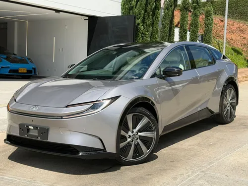 Toyota bZ5 S-Mart 100 eléctrico 2025