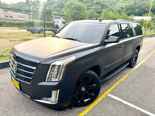 CADILLAC ESCALADE 2015 única