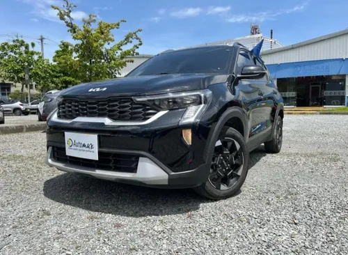 Kia Sonet Vibrant 2025