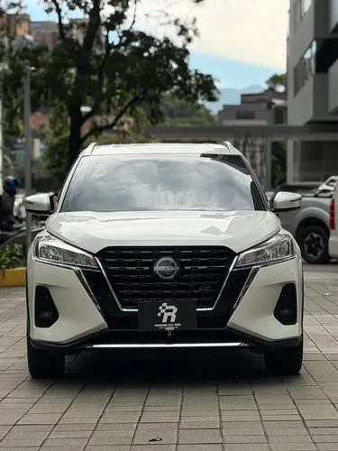 Nissan Kicks Play Advance AT