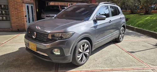 Volkswagen T-cross Trendline AT con techo corredizo