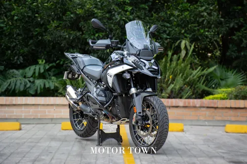 BMW R 1300 GS TRIPLE BLACK HP SUSPENSIÓN ADAPTATIVA 2024