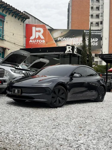 TESLA MODEL 3 2026