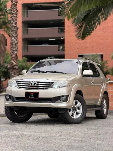 Vencambio Toyota Fortuner 2012 2.7 4x4 Blindaje 2