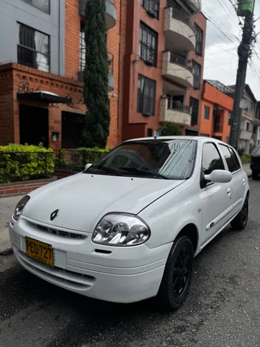 Renault clio modelo 2002