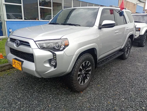 TOYOTA 4 RUNNER SR5 AT 4.0 GASOLINA 4X4 2023