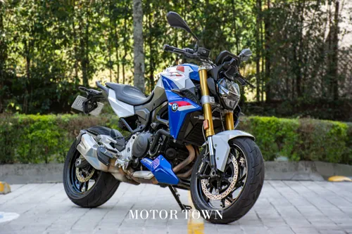 BMW F900R PURE 2024