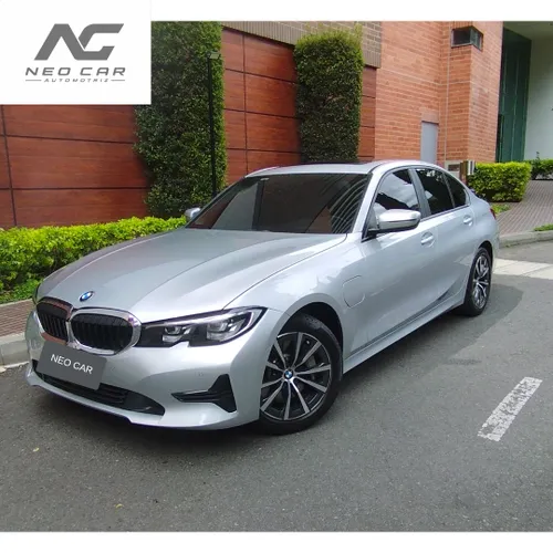 BMW 330e Híbrido modelo 2020