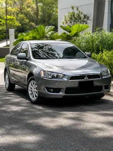 Mitsubishi Lancer GLS 2.0 Automático 2014  115.000 km  Sunroof  Excelente estado