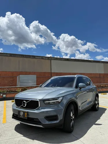 VOLVO XC-40 T4 R DESIGN SALVAMENTO